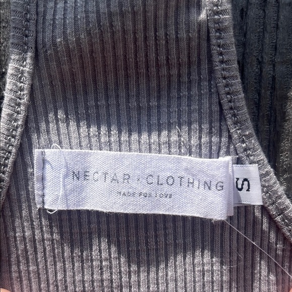 Gray Sleeveless Backless Camisole - Picture 3 of 3